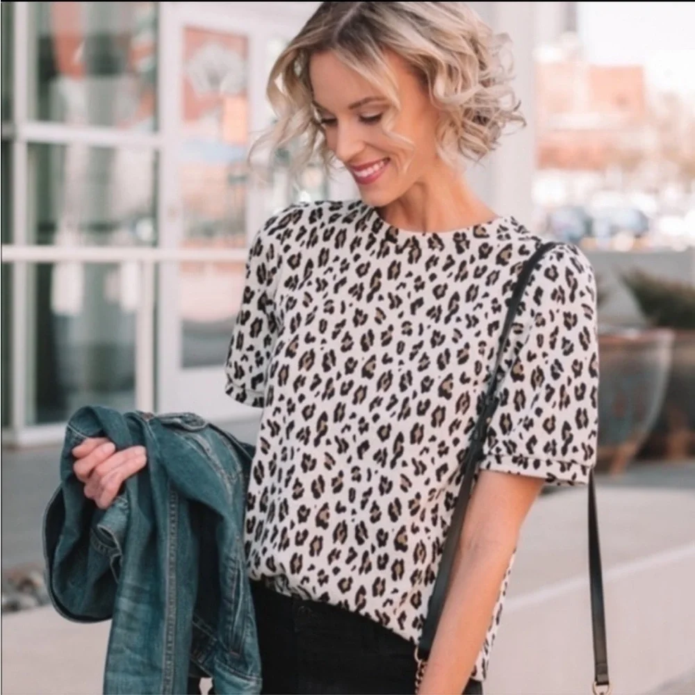 Loft Leopard Print Short Puff Sleeve Sweater Top